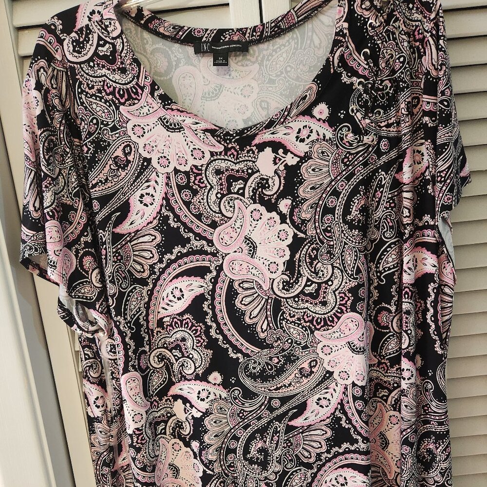 INC 3x Black and Pink Paisley short sleeve top